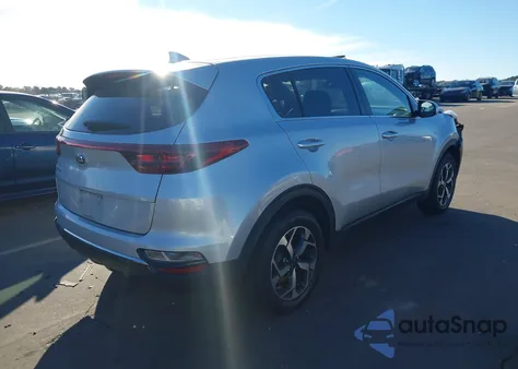 2020 Kia Sportage Lx z USA, uszkodzony, nr VIN KNDPMCAC4L7737825
